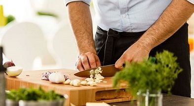 Как да се справим с миризмата на ръцете в професионалните кухни