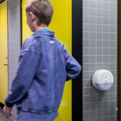 Tork Тоалетна хартия на ролка с централно изтегляне SmartOne, Advanced,  6х207 метра – system T8