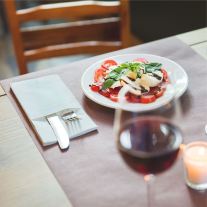 Tork Компостируеми салфетки за прибори LinStyle Compostable Napkin, 1/8 сгъвка с джоб, бели, 1 пл., 39 х 39 см, 50 бр.